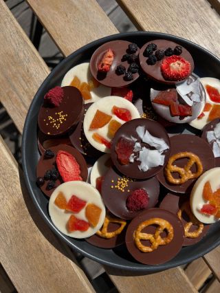 V pátek čeká na každého školáka u nás v Mlsárně UFONKA ZDARMA🎉😋 ALE musí se pochlubit vysvědčením nebo nám aspoň říct, jak...