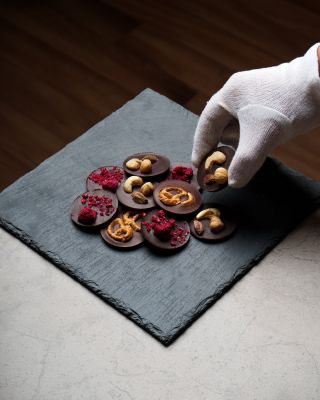 Nevíte, jakou čokoládu si vybrat? Máme pro vás naše Ufonky – dárkové balení deseti kousků čokolád s různou kombinací...